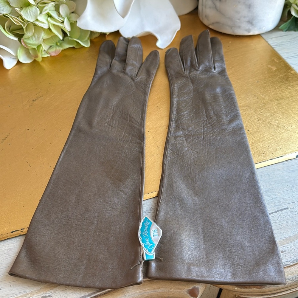 VNWT! Van Raalte Cabretta Table Cut Silk Lined Leather Gloves